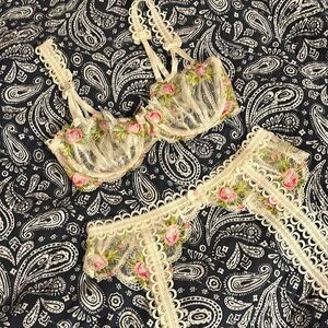 For Love and Lemons Trellis Rose set medium
